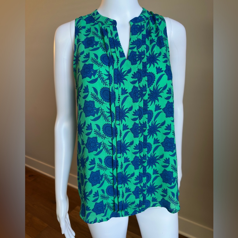 41 Hawthorn Green & Blue Floral Sleeveless V-Neck Camisole